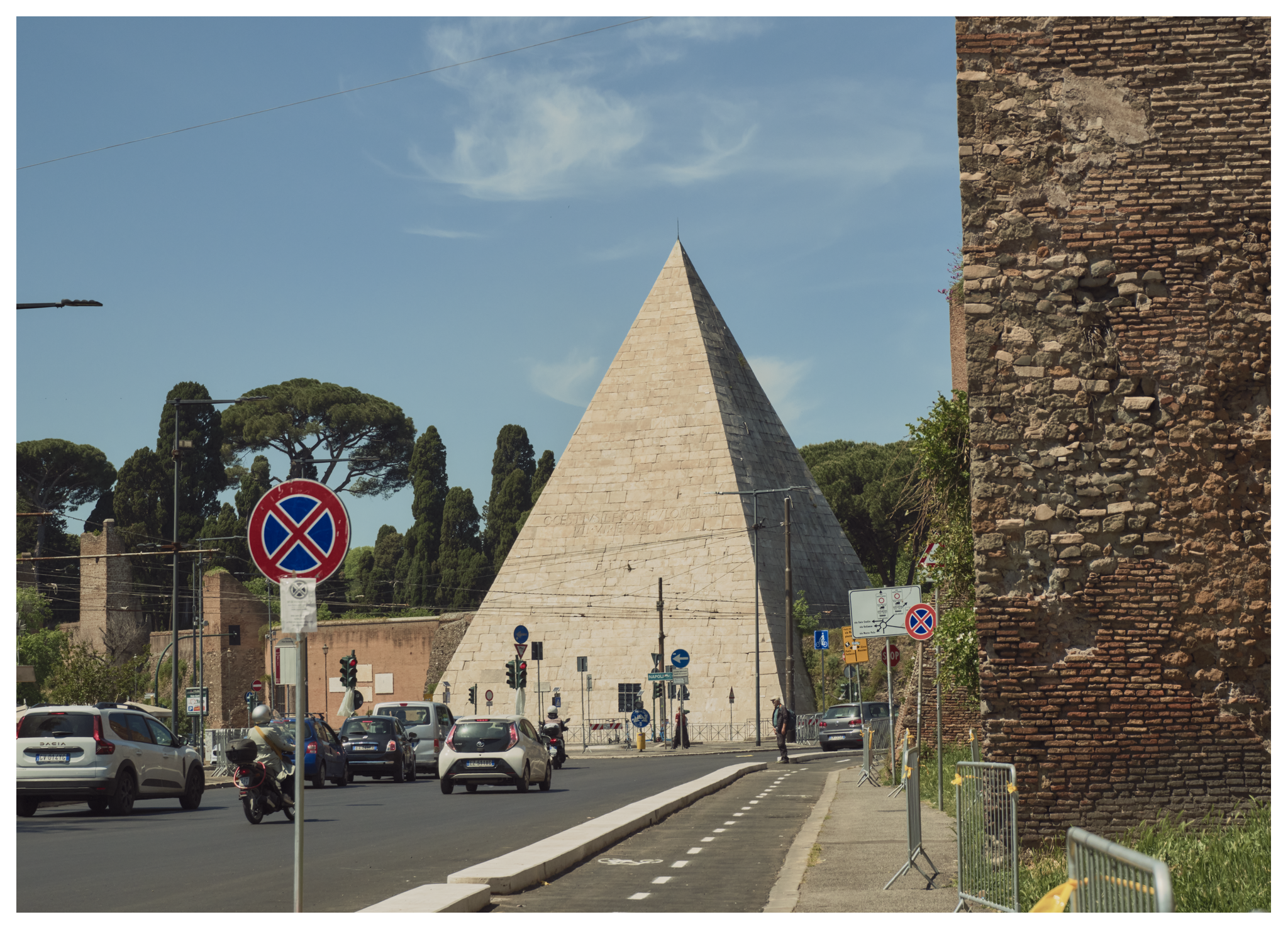 Piramide in Rome