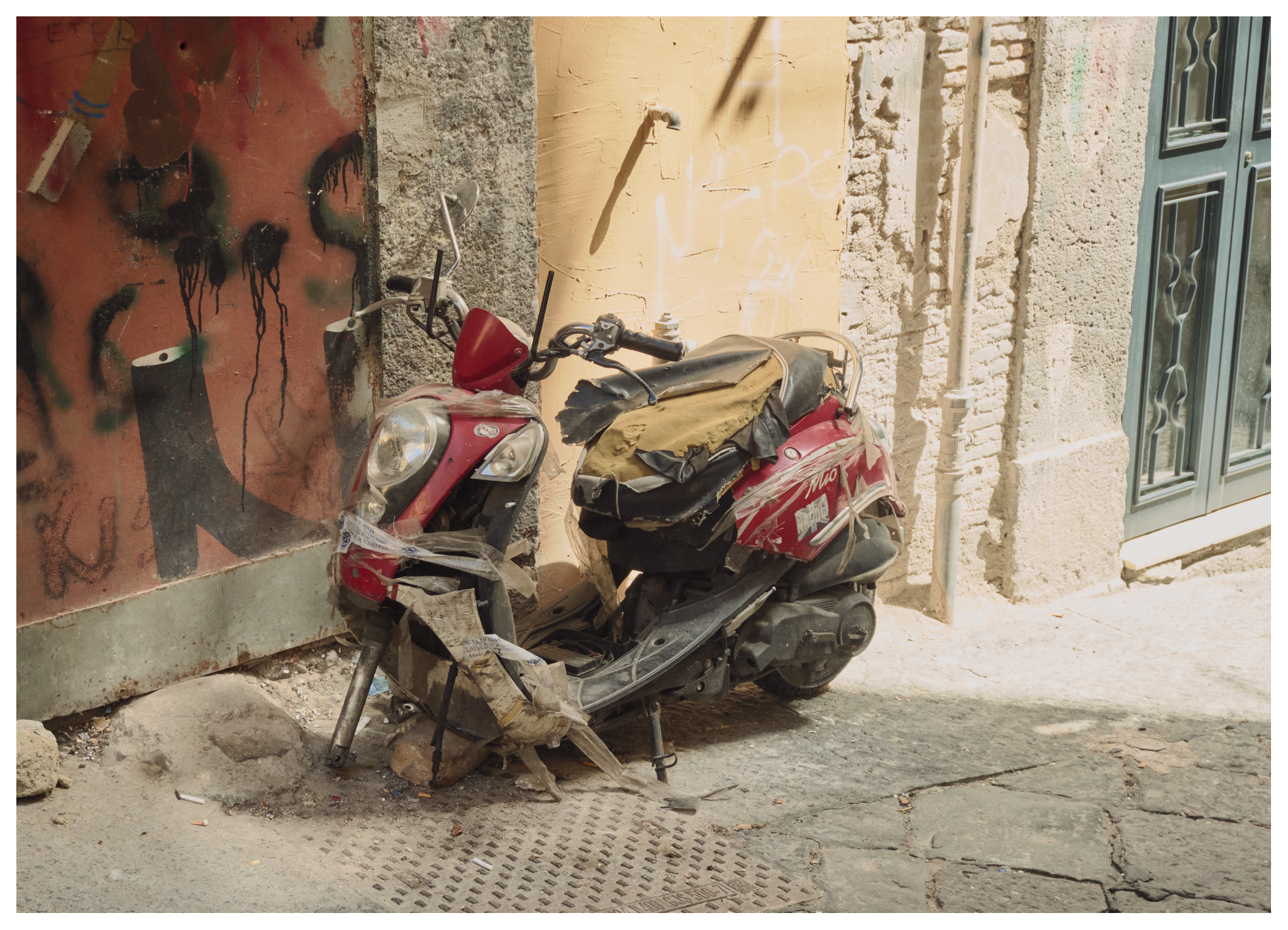 Verlaten scooter Napels