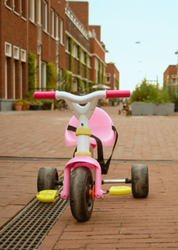 Houthavens - Speelgoed op straat 